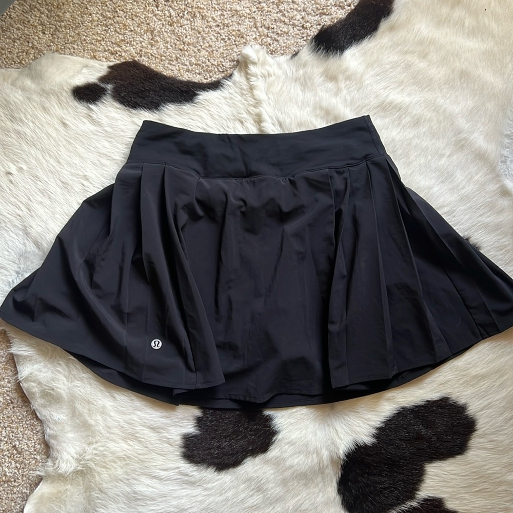 Black Lululemon Side-Pleat Tennis Skirt